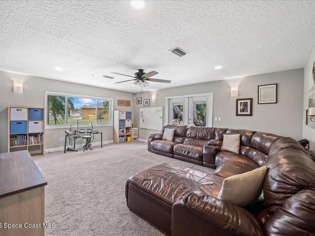 912 Hialeah Street, Rockledge, FL 32955