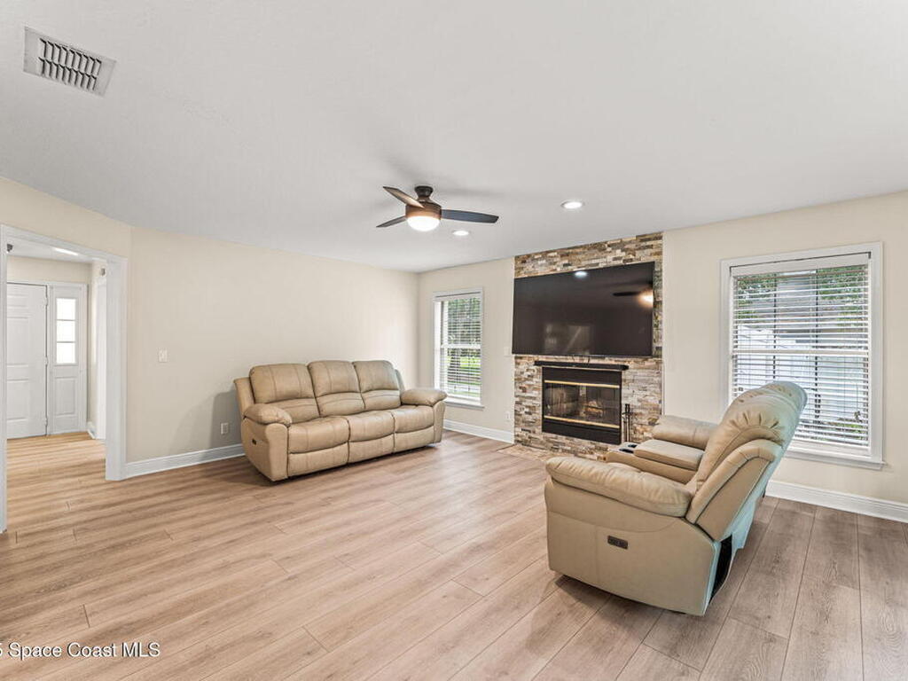 2225 Royal Oaks Drive, Rockledge, FL 32955
