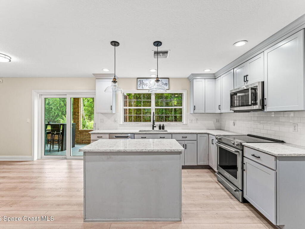 2225 Royal Oaks Drive, Rockledge, FL 32955