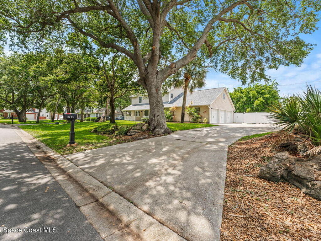 2225 Royal Oaks Drive, Rockledge, FL 32955