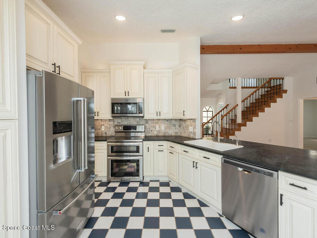 6 Point View Place, Cocoa, FL 32926