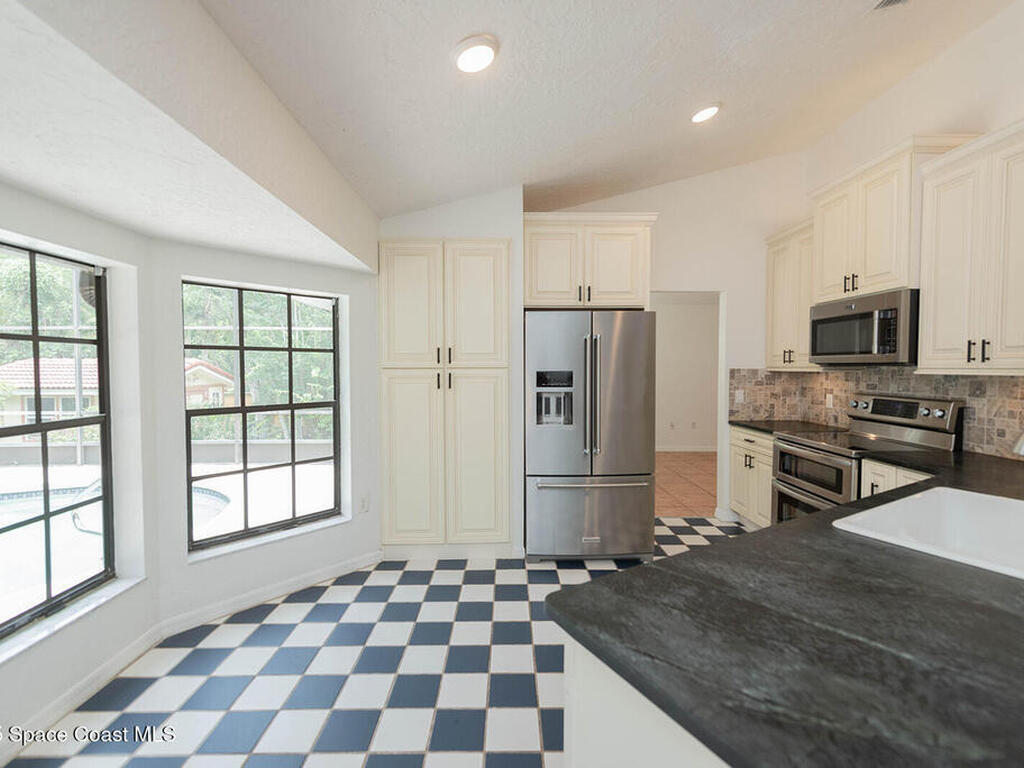 6 Point View Place, Cocoa, FL 32926