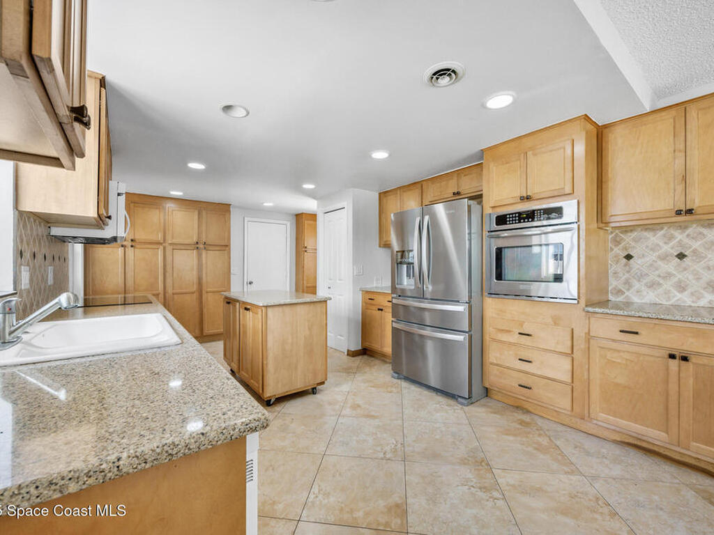 1109 Pinetree Drive, Indian Harbour Beach, FL 32937