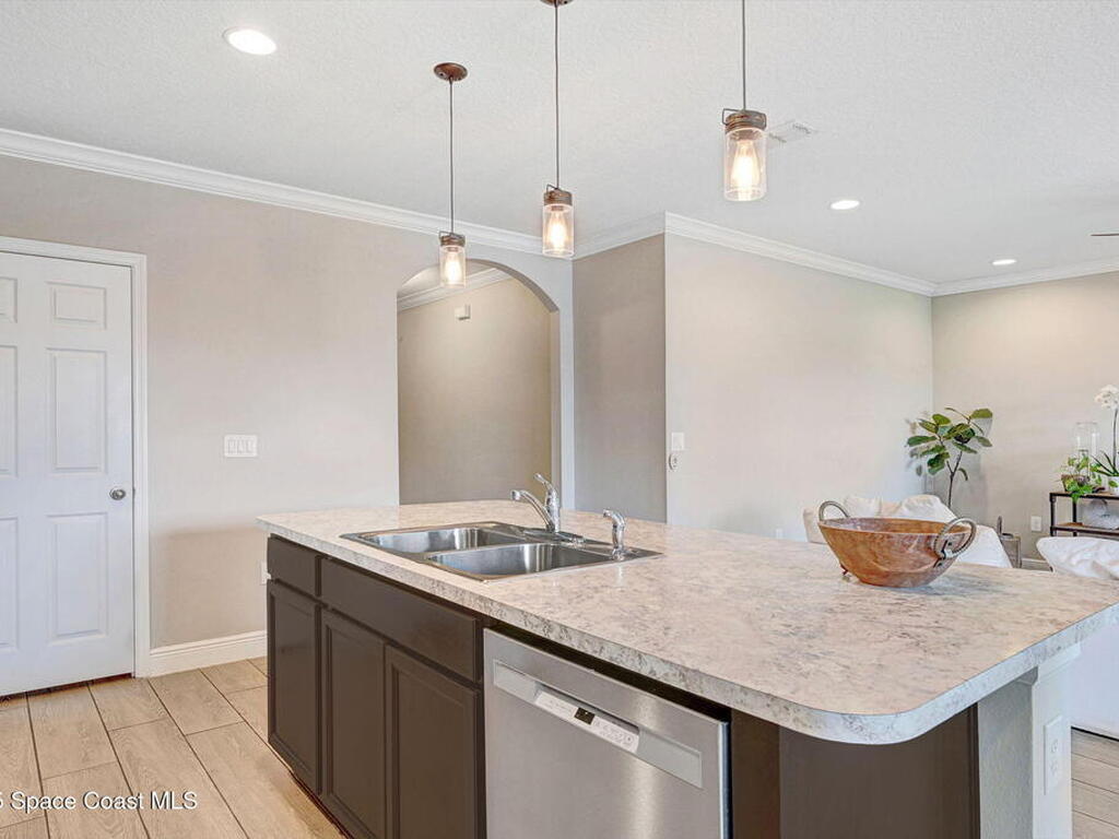 910 Swiss Pointe Lane, Rockledge, FL 32955