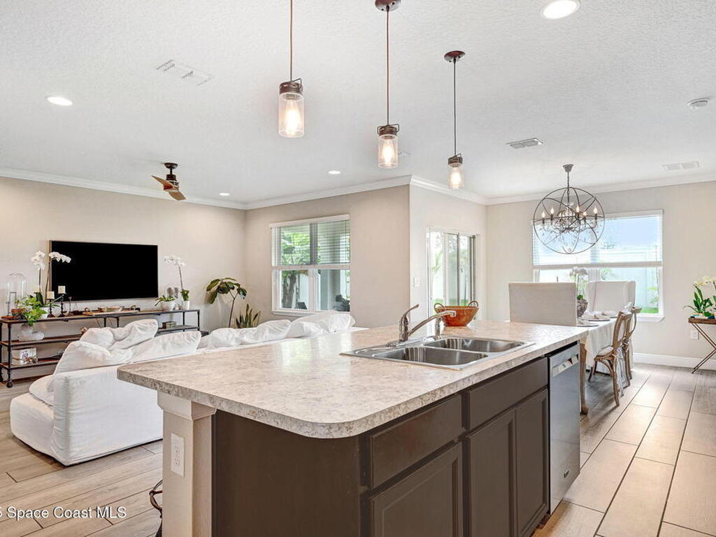 910 Swiss Pointe Lane, Rockledge, FL 32955