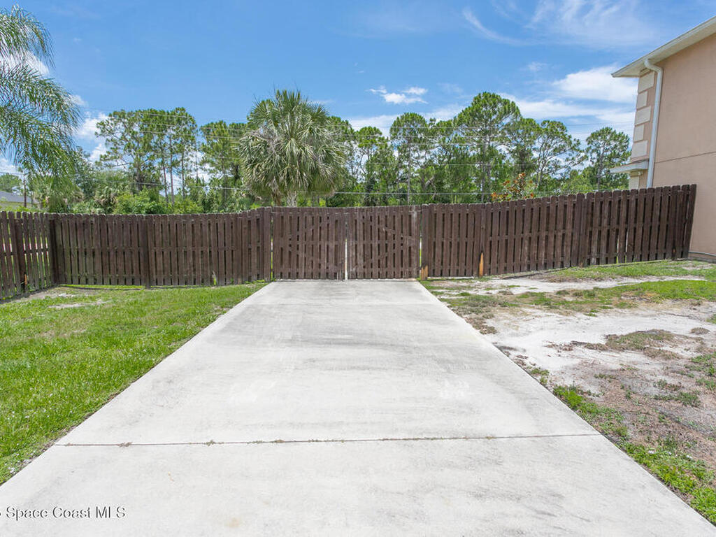 2501 Eldron Boulevard, Palm Bay, FL 32909