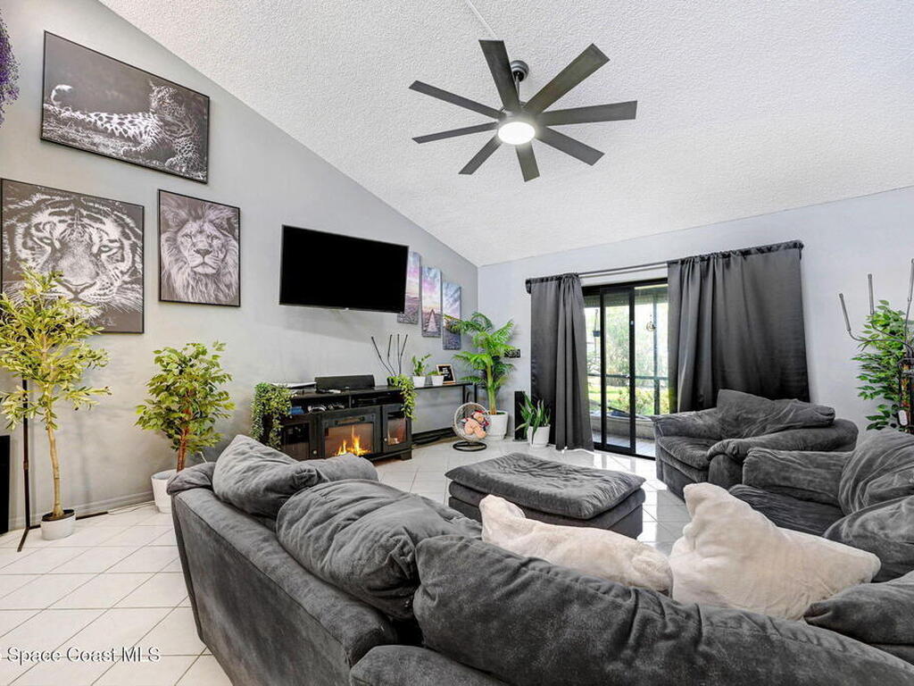 525 Summerset Court, Indian Harbour Beach, FL 32937