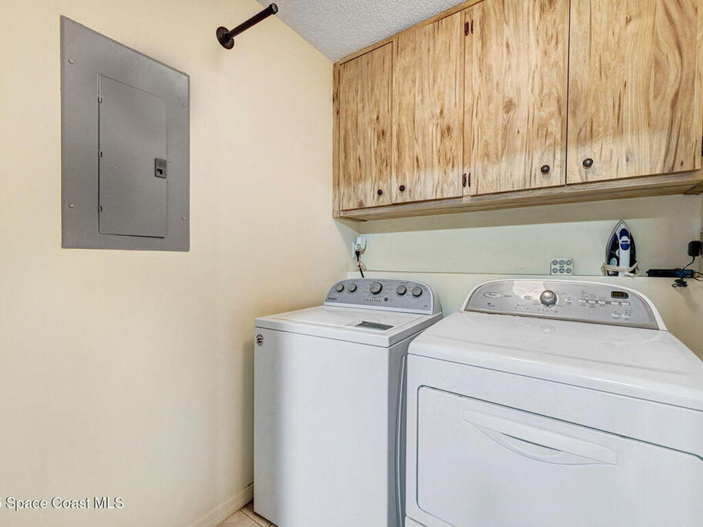525 Summerset Court, Indian Harbour Beach, FL 32937