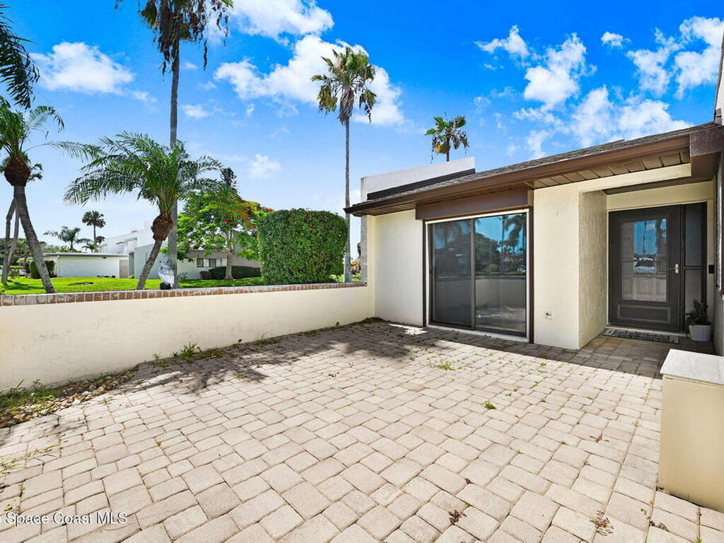 525 Summerset Court, Indian Harbour Beach, FL 32937
