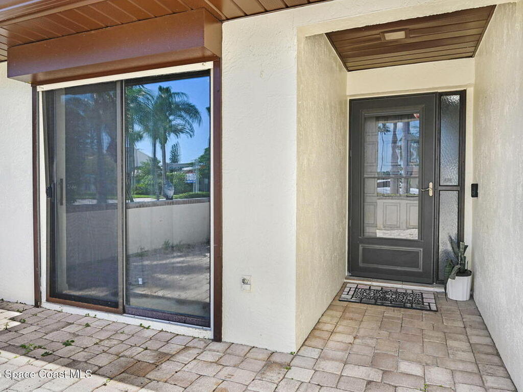 525 Summerset Court, Indian Harbour Beach, FL 32937