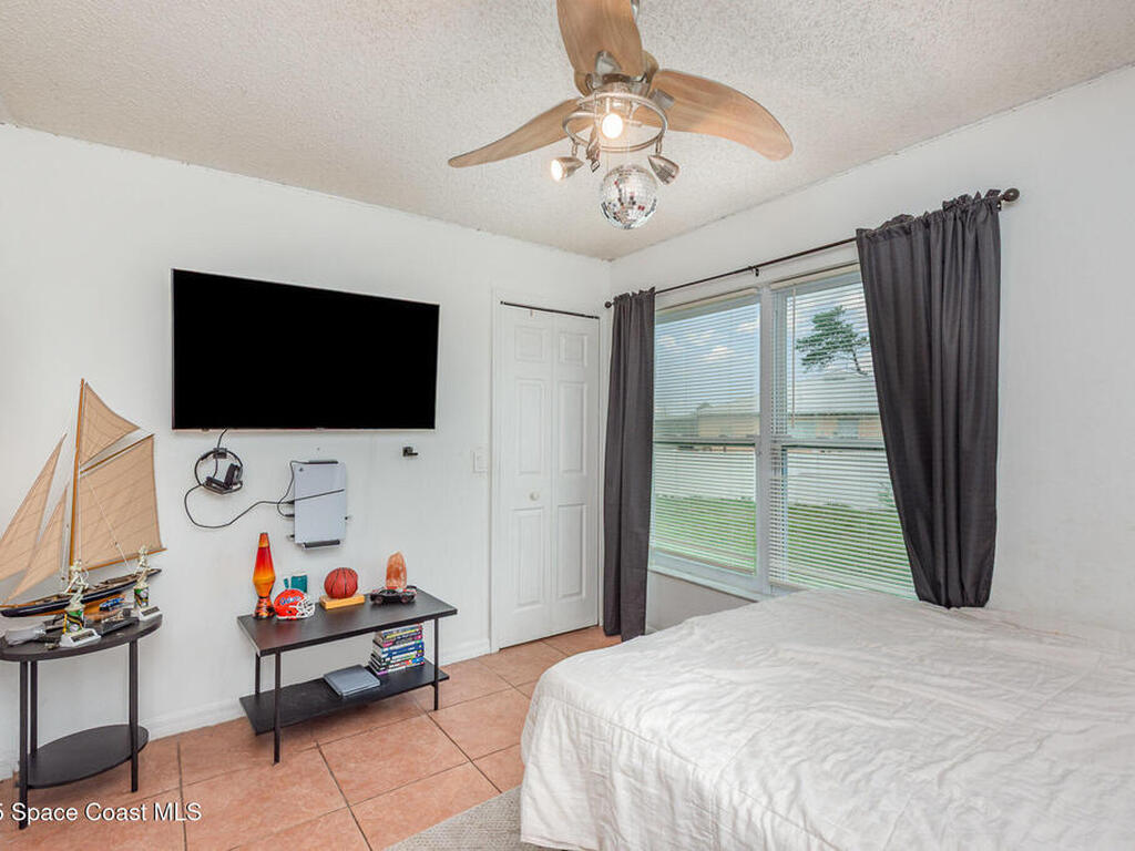 4265 Robins Hill Court, Mims, FL 32754