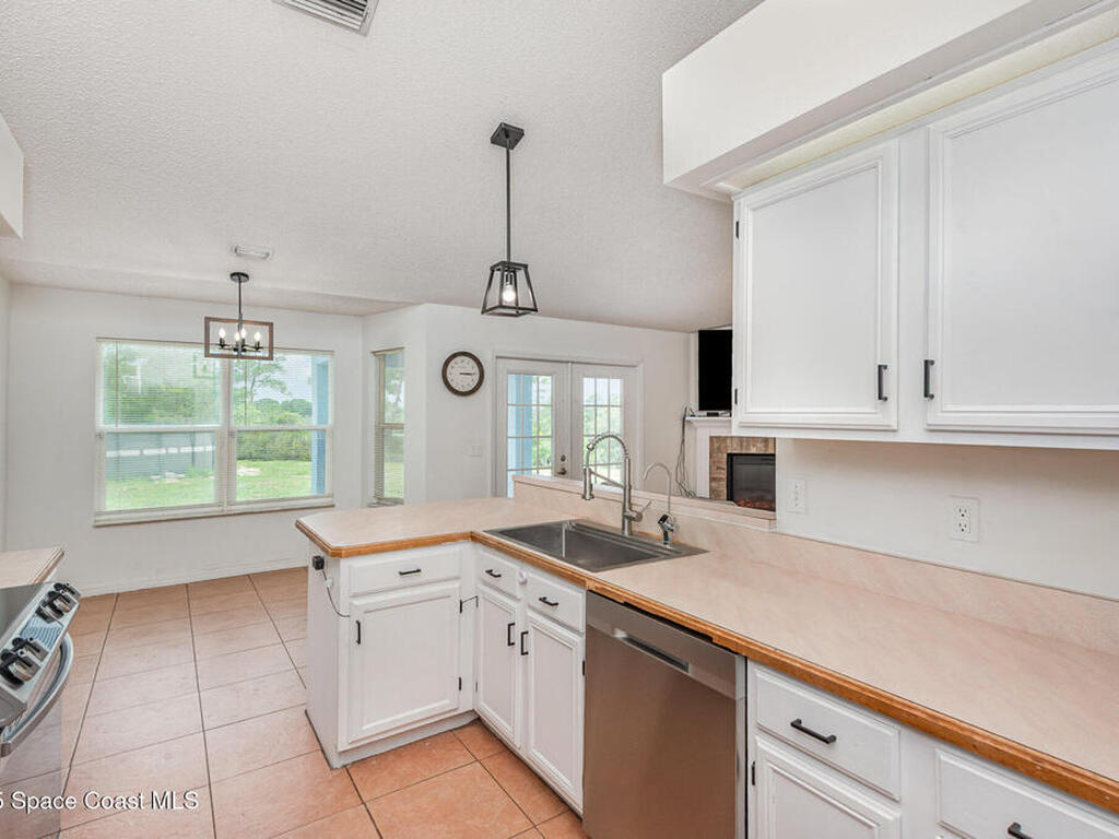 4265 Robins Hill Court, Mims, FL 32754