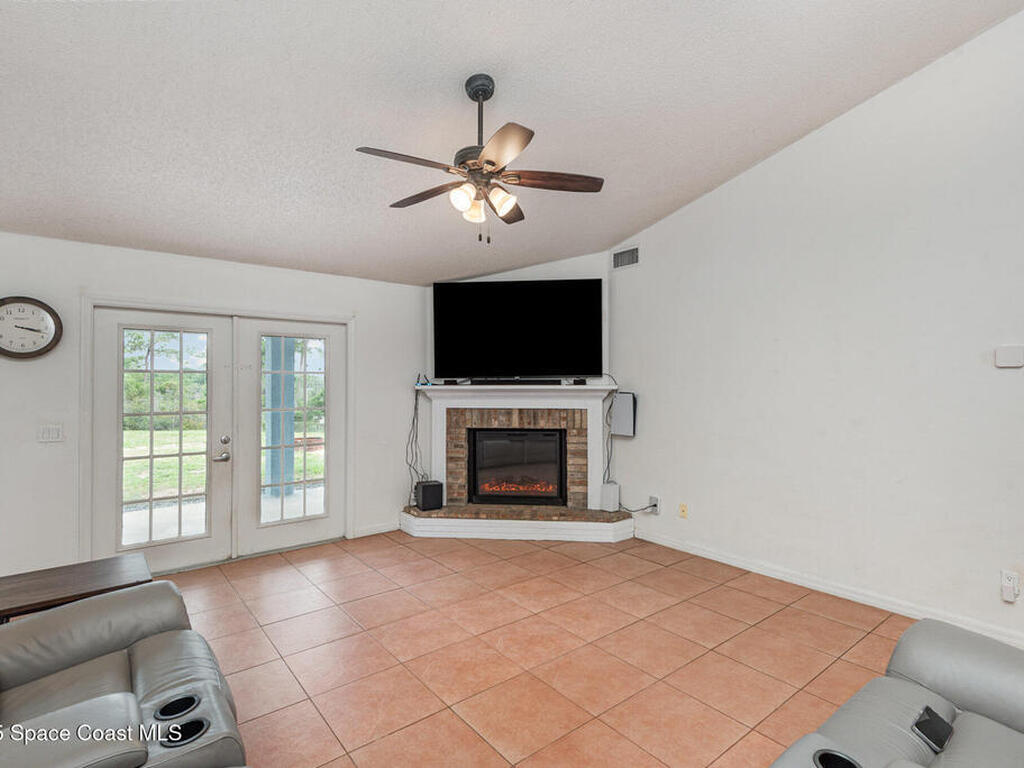 4265 Robins Hill Court, Mims, FL 32754