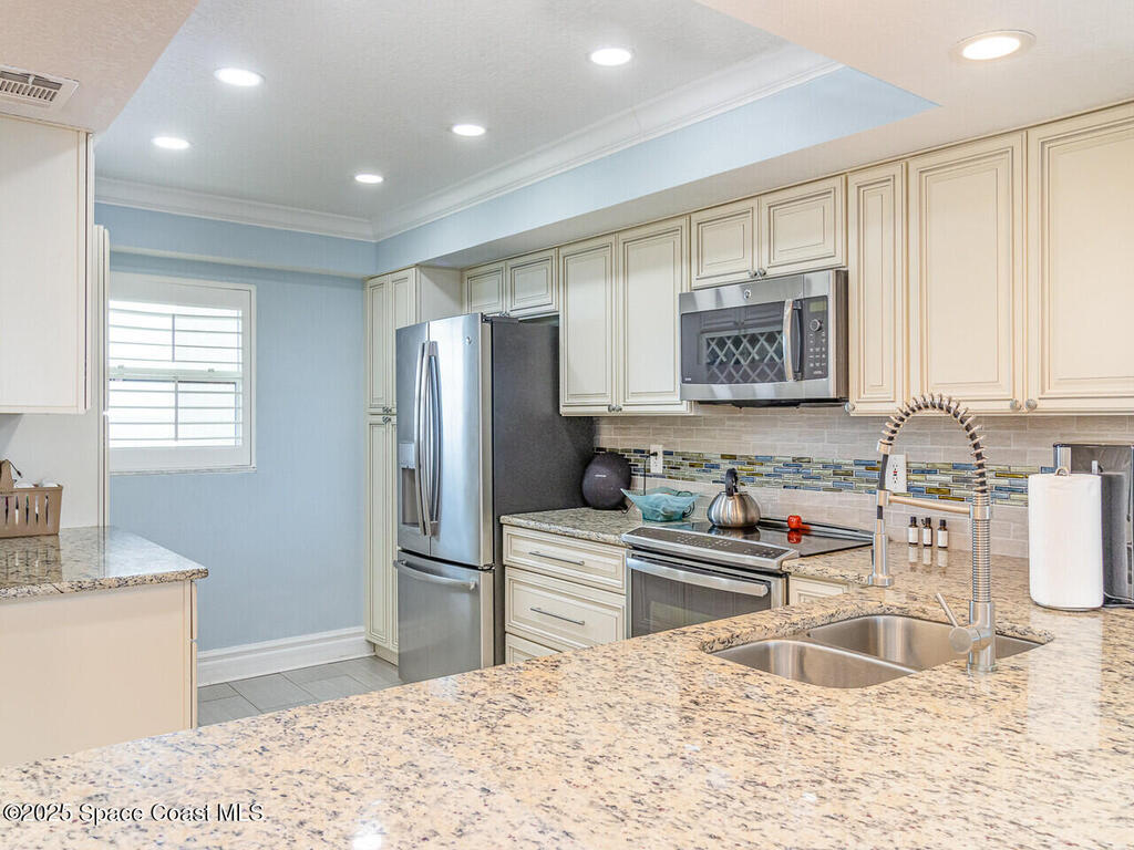 2815 S Atlantic Avenue, Cocoa Beach, FL 32931