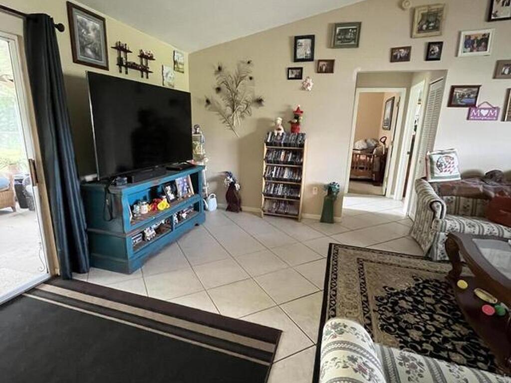 237 Jacaranda Avenue, Palm Bay, FL 32907