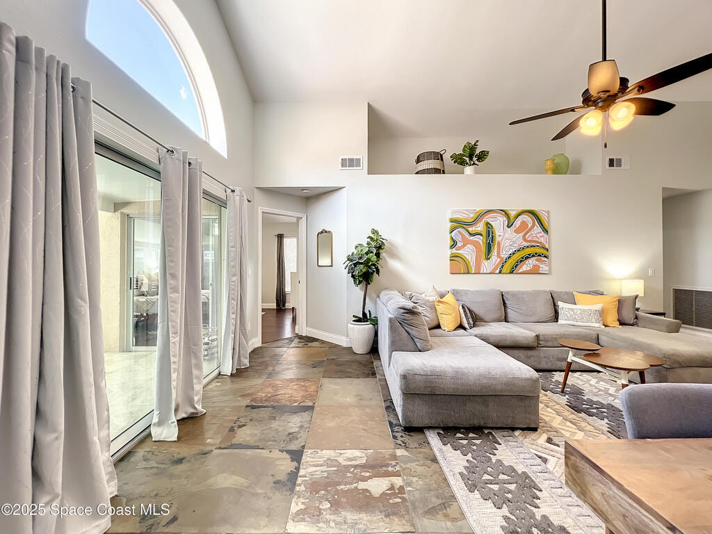 10360 Crystal Point Drive, Orlando, FL 32825
