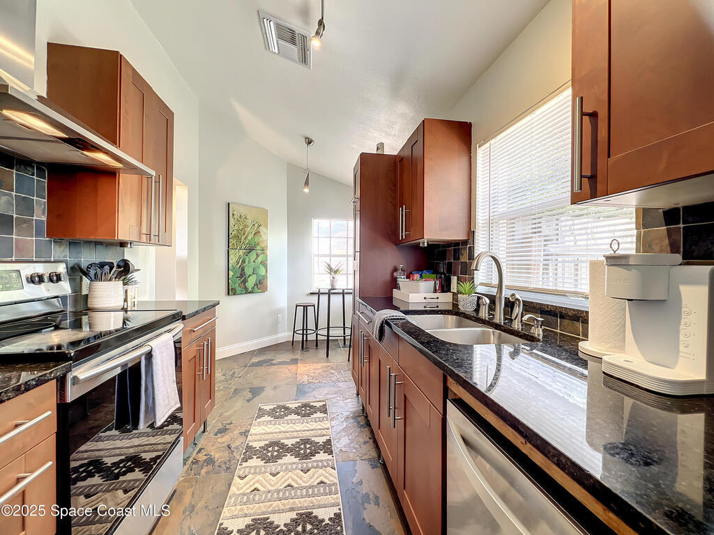 10360 Crystal Point Drive, Orlando, FL 32825
