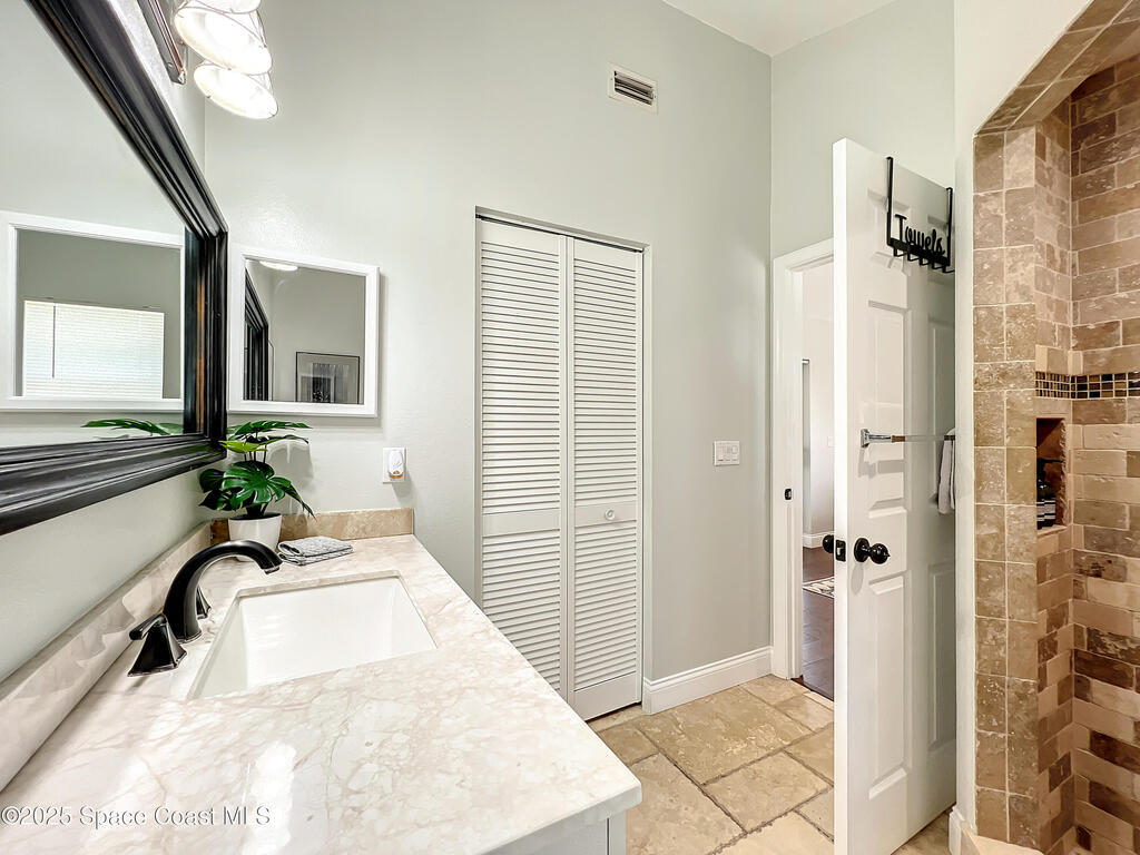 10360 Crystal Point Drive, Orlando, FL 32825