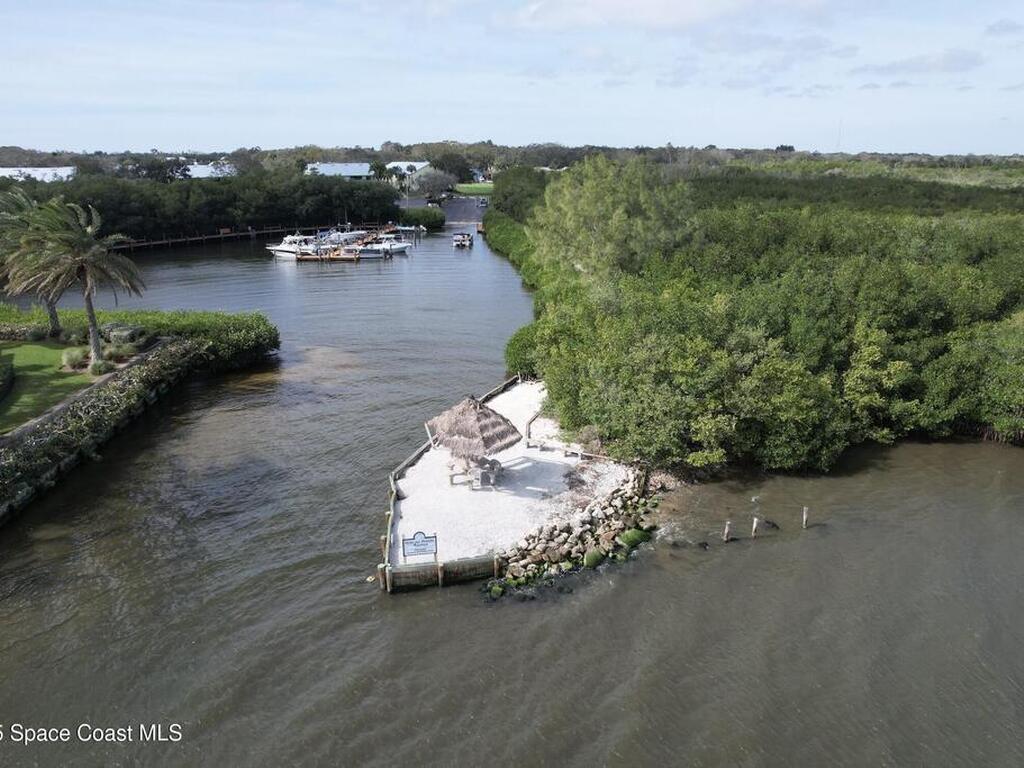 5725 Pelican Pointe Drive, Sebastian, FL 32958