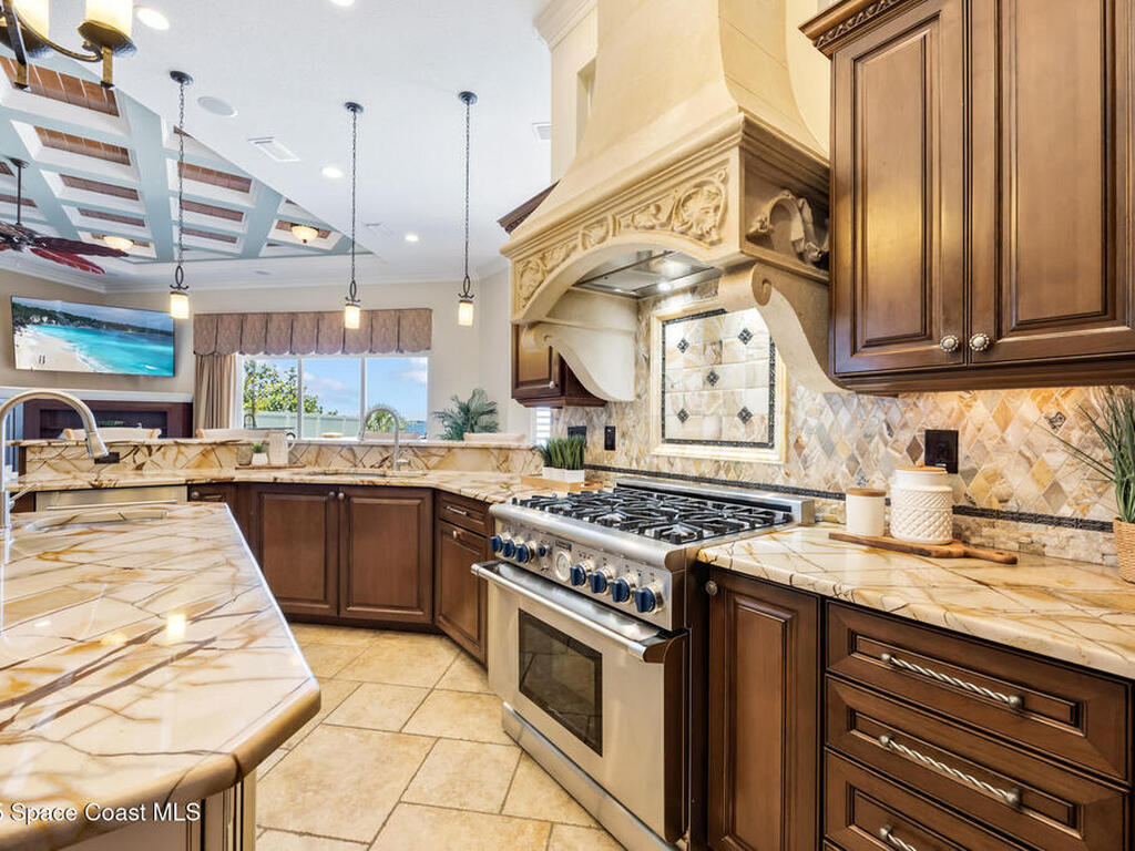 671 Indian River Drive, Melbourne, FL 32935
