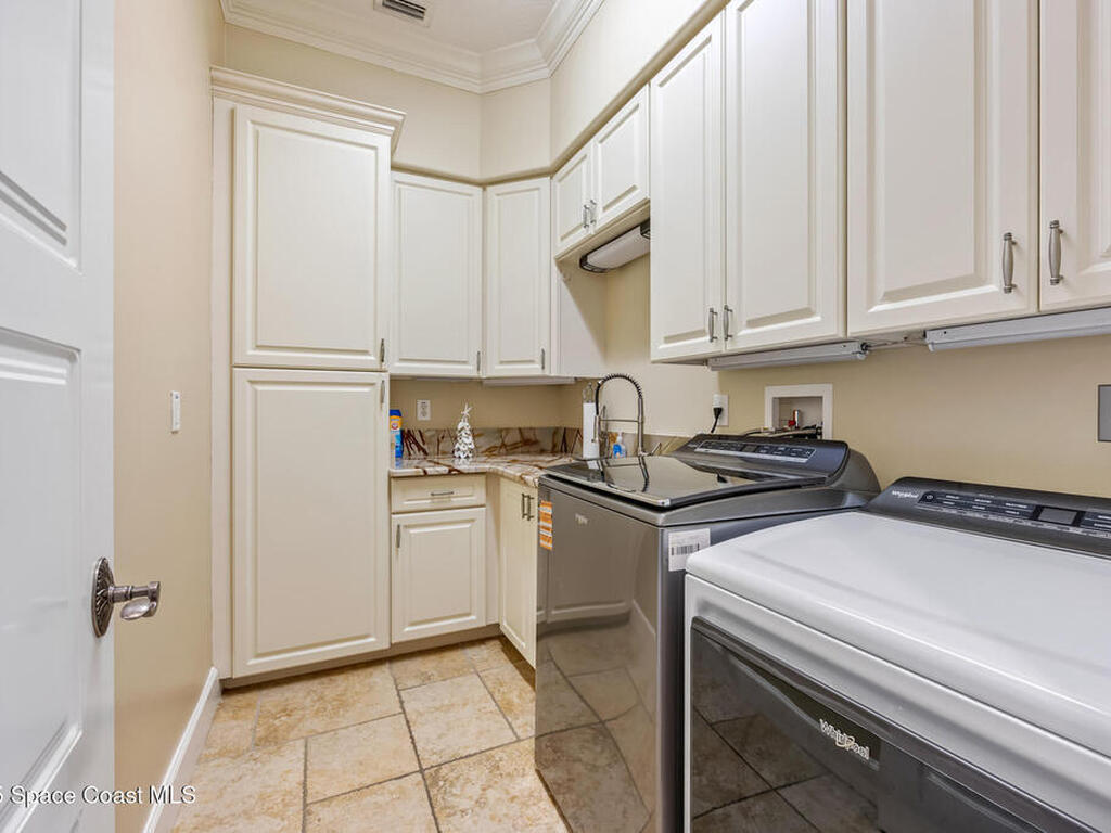 671 Indian River Drive, Melbourne, FL 32935