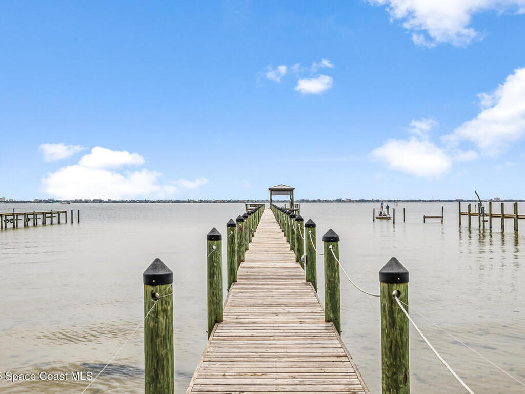 671 Indian River Drive, Melbourne, FL 32935