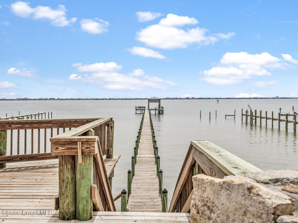 671 Indian River Drive, Melbourne, FL 32935