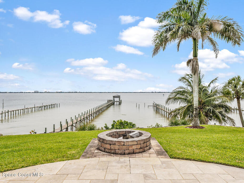 671 Indian River Drive, Melbourne, FL 32935