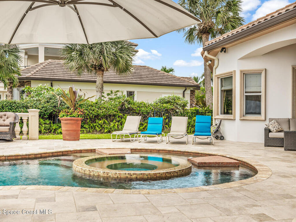 671 Indian River Drive, Melbourne, FL 32935
