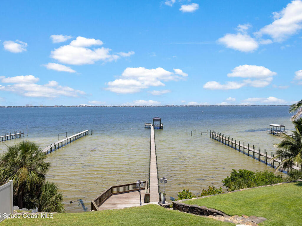 671 Indian River Drive, Melbourne, FL 32935