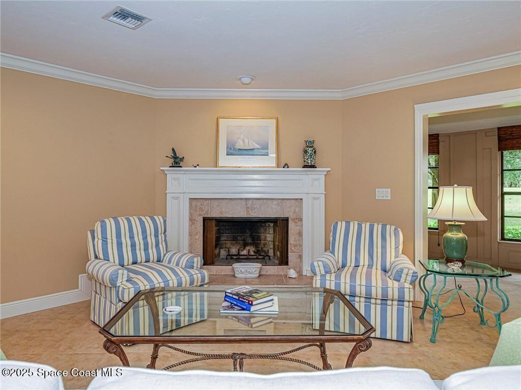 102 Prestwick Circle, Vero Beach, FL 32967