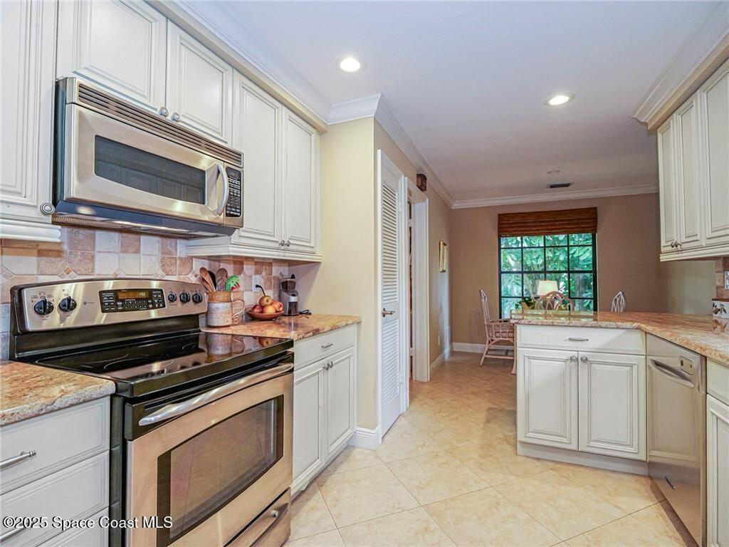 102 Prestwick Circle, Vero Beach, FL 32967