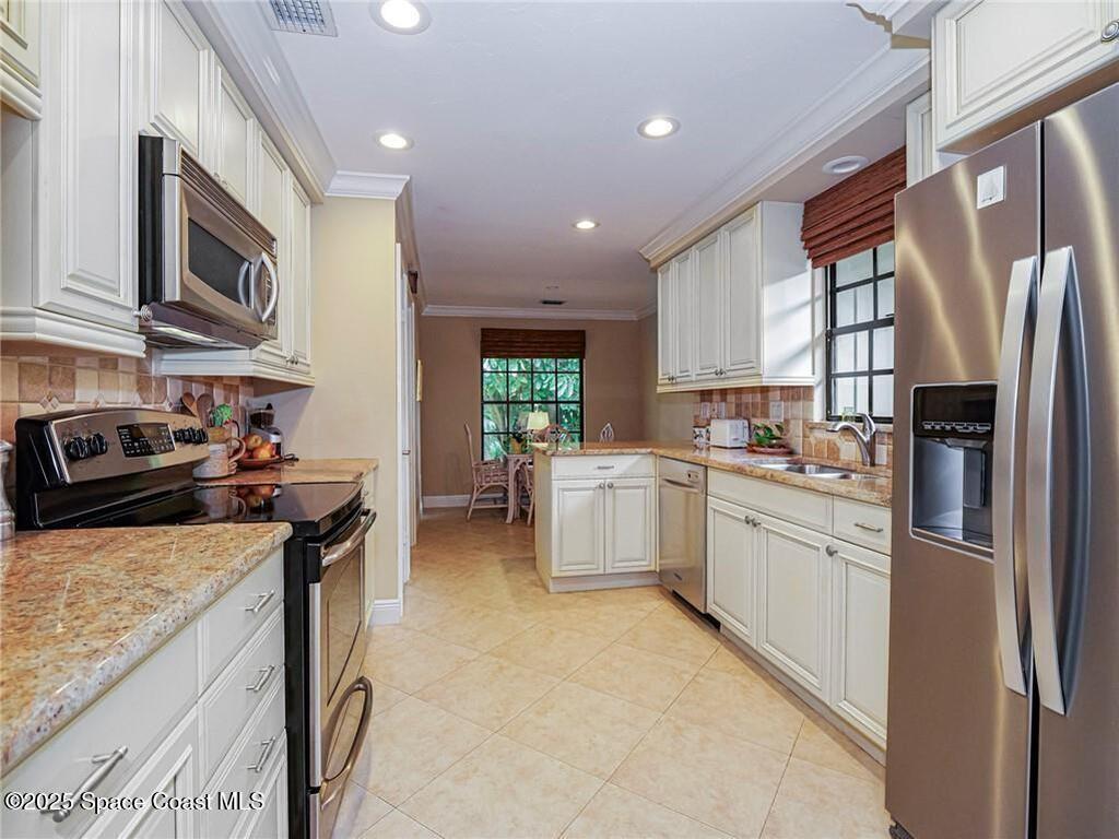 102 Prestwick Circle, Vero Beach, FL 32967