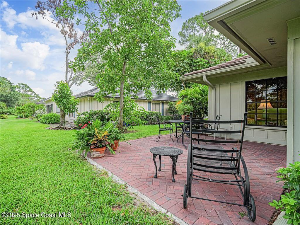 102 Prestwick Circle, Vero Beach, FL 32967