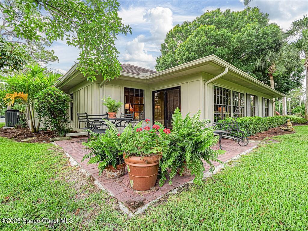 102 Prestwick Circle, Vero Beach, FL 32967