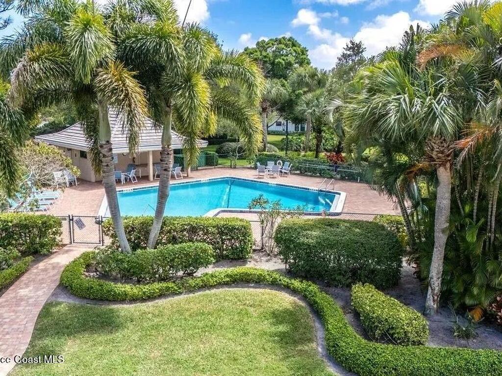 102 Prestwick Circle, Vero Beach, FL 32967