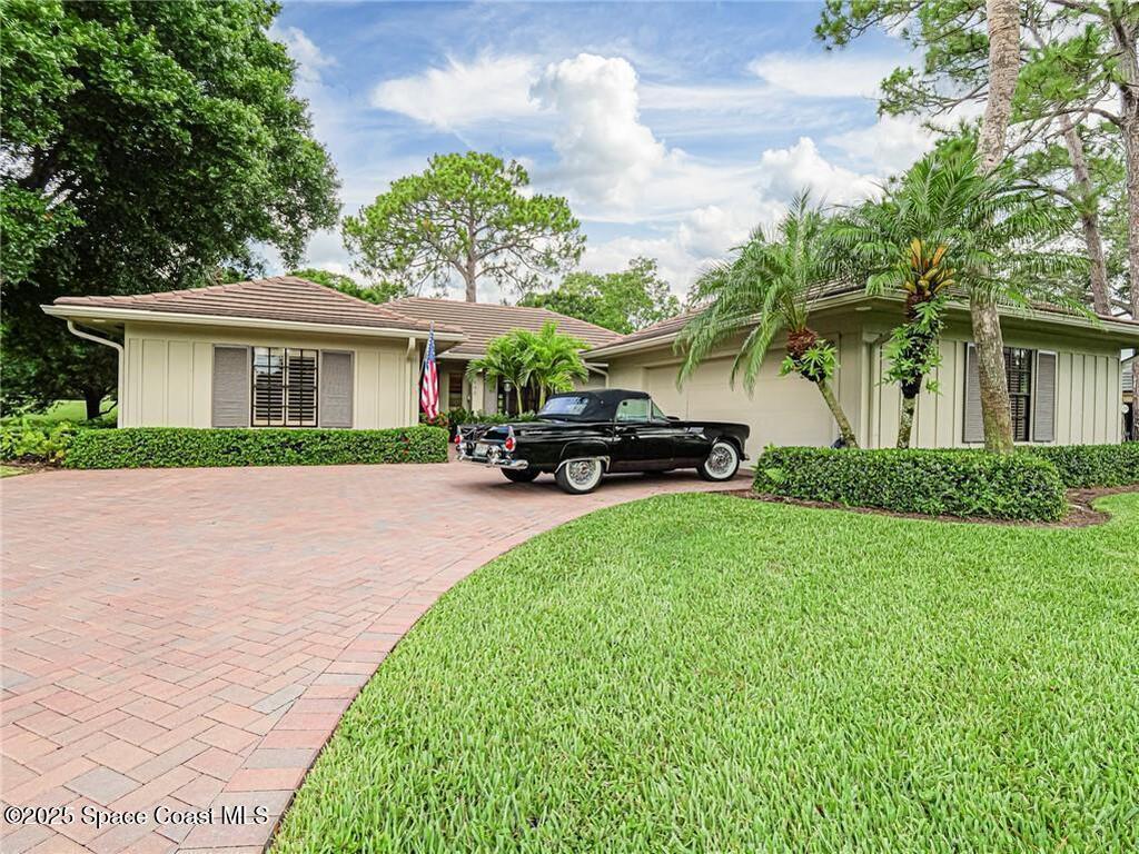 102 Prestwick Circle, Vero Beach, FL 32967
