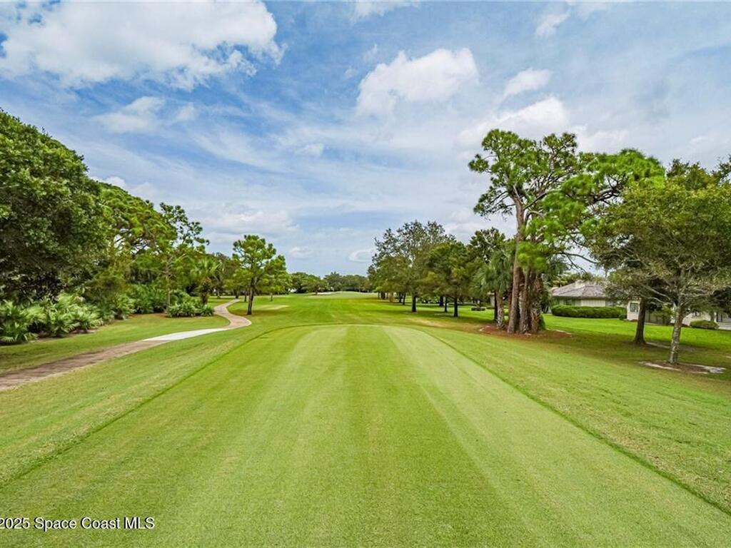 102 Prestwick Circle, Vero Beach, FL 32967