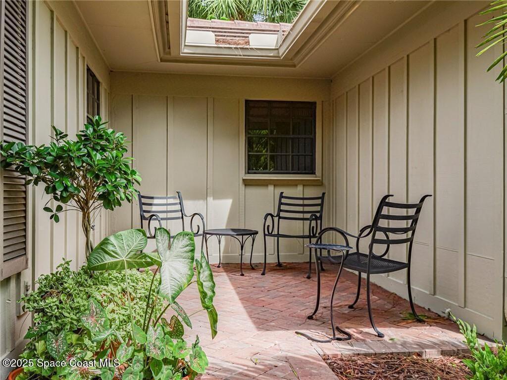 102 Prestwick Circle, Vero Beach, FL 32967