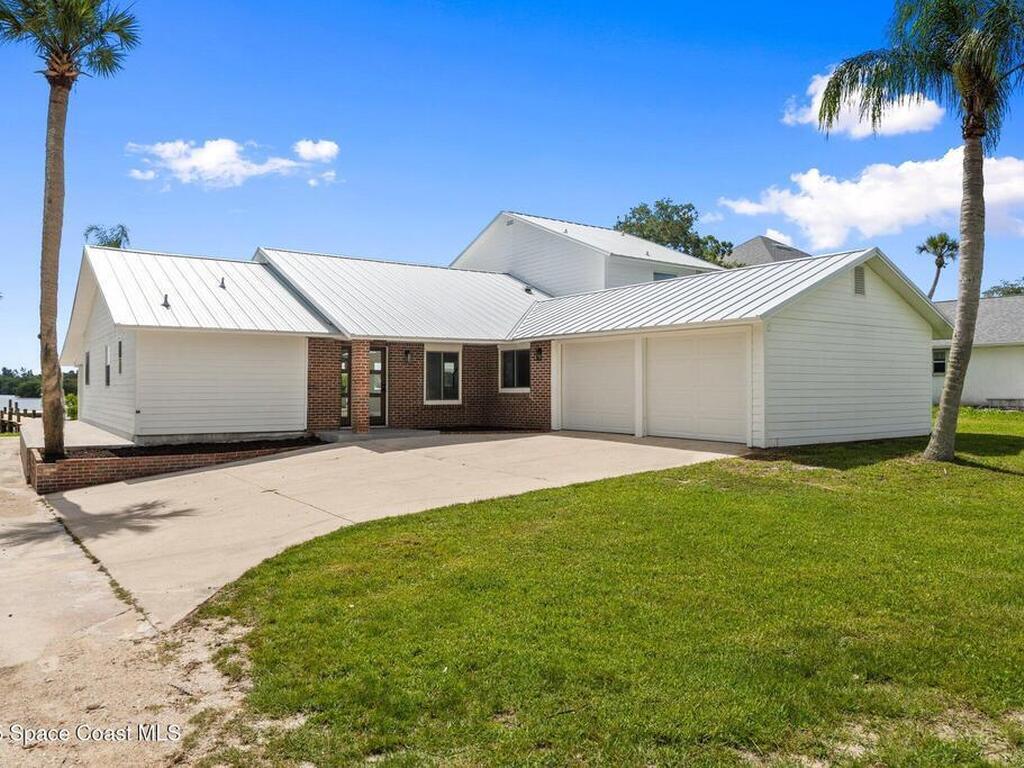 9670 Riverview Drive, Micco, FL 32976