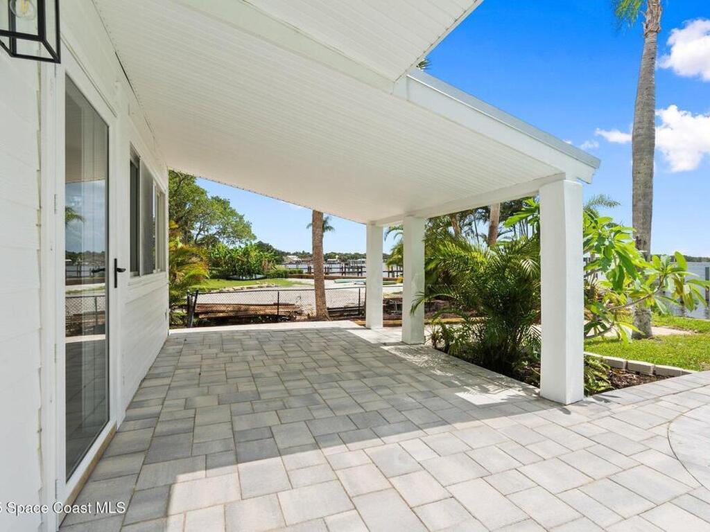 9670 Riverview Drive, Micco, FL 32976