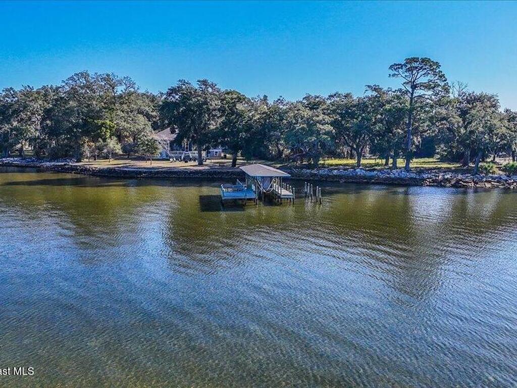 449 S Garcon Point Road, Milton, FL 32583