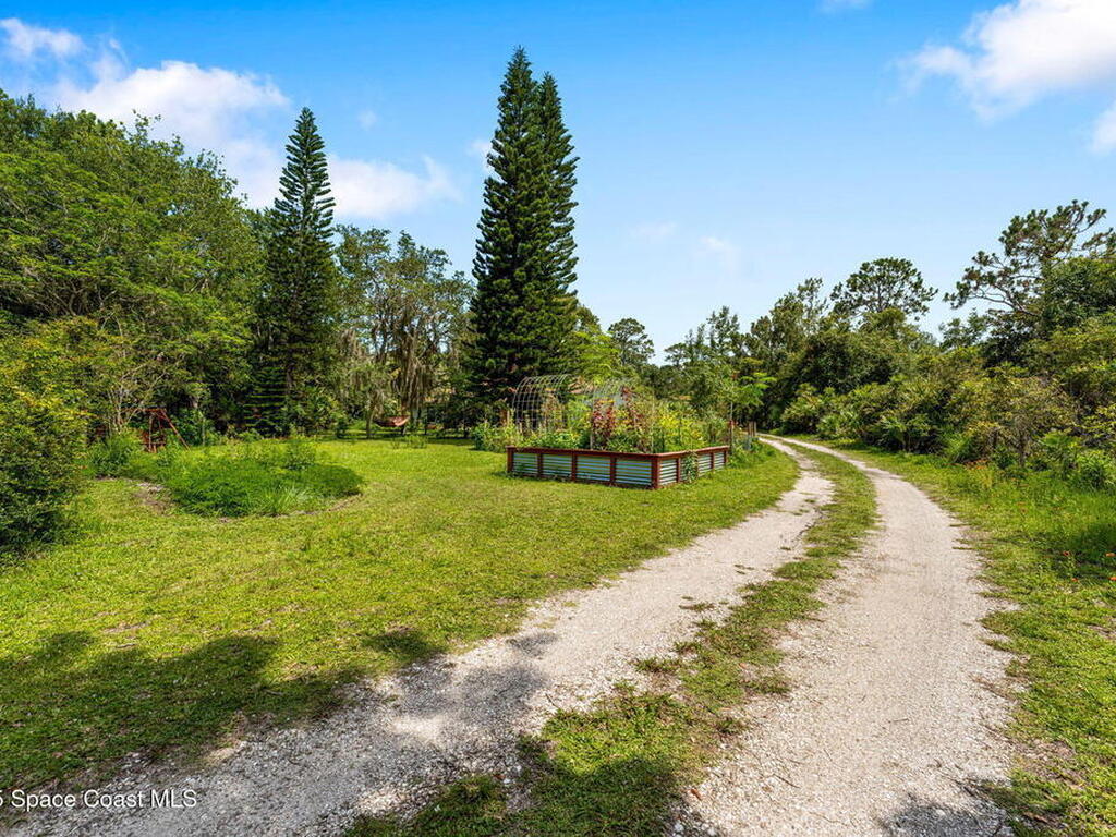 3565 Johns Road, Mims, FL 32754