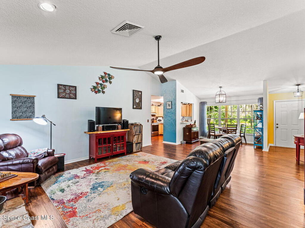 3565 Johns Road, Mims, FL 32754