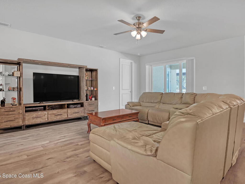1841 Market Circle, Palm Bay, FL 32905