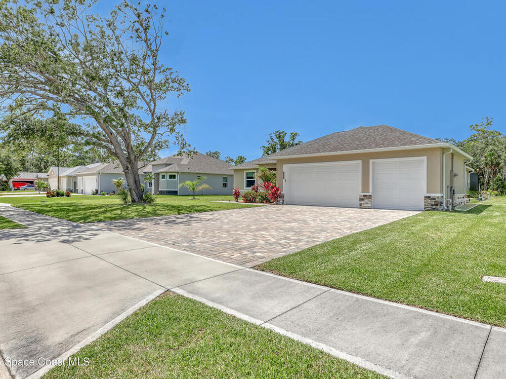 1841 Market Circle, Palm Bay, FL 32905
