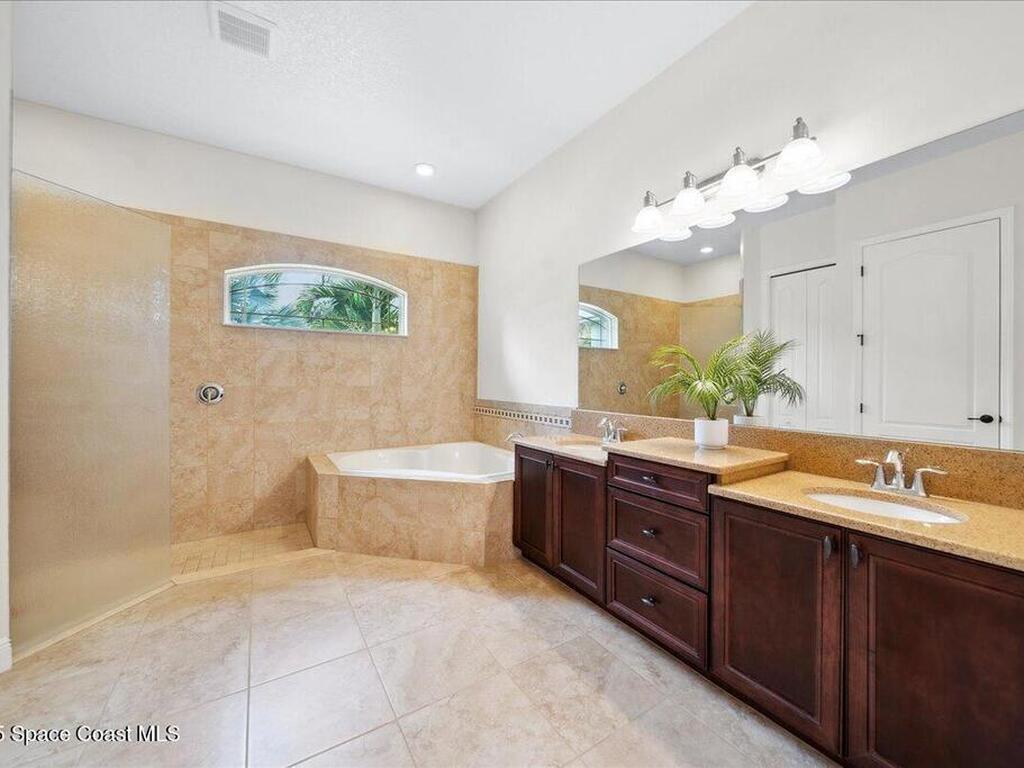 1300 Myrtle Oak Court, Palm Bay, FL 32907