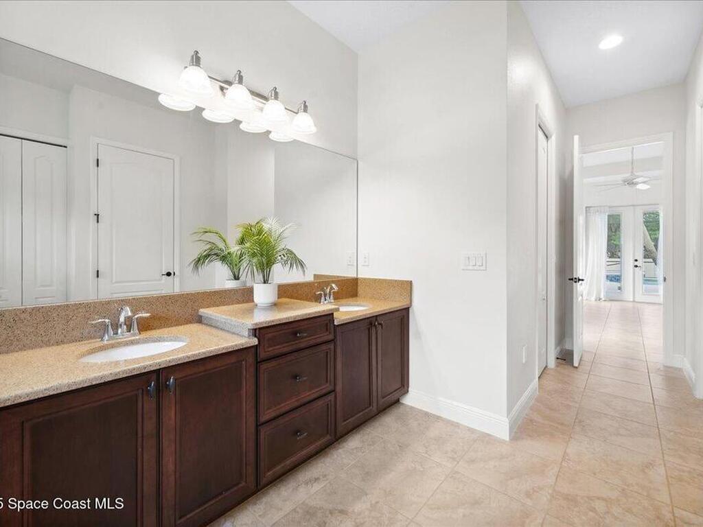 1300 Myrtle Oak Court, Palm Bay, FL 32907