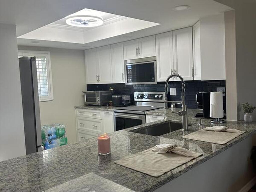 3210 N Harbor City Boulevard, Melbourne, FL 32935