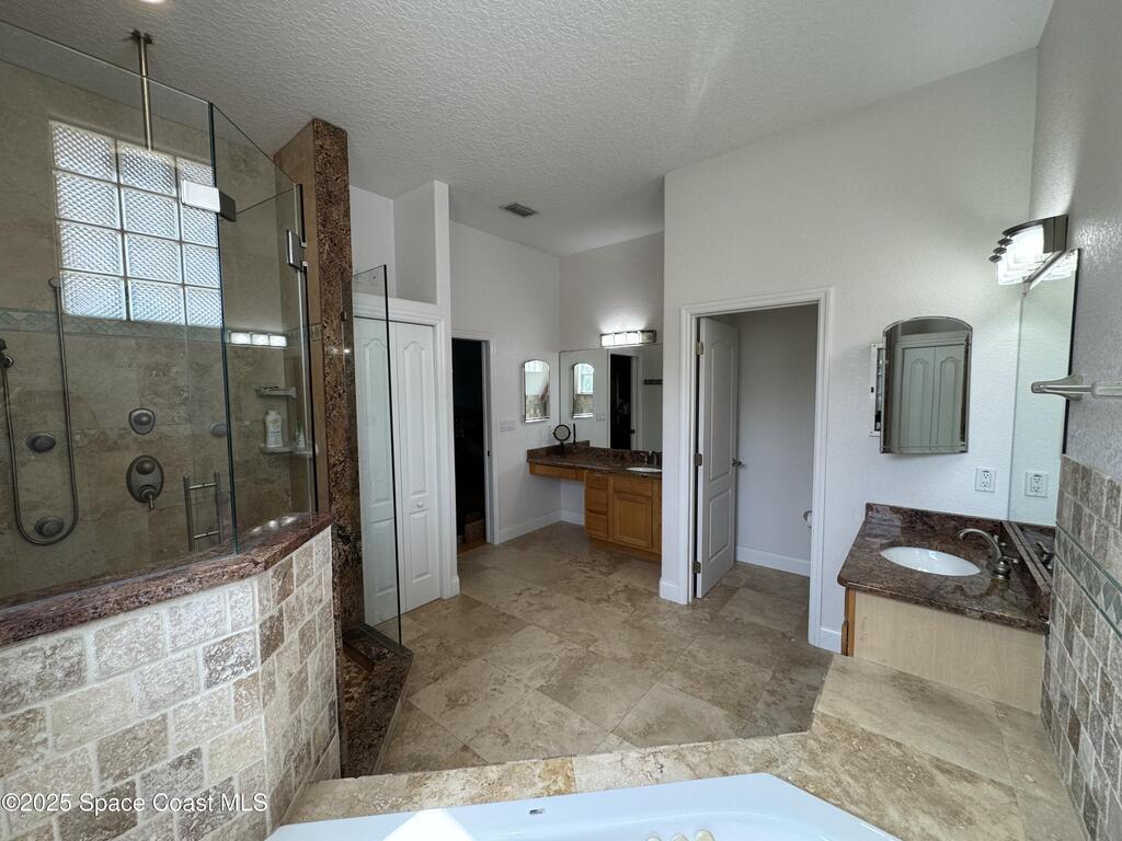 52 Riverview Lane, Cocoa Beach, FL 32931